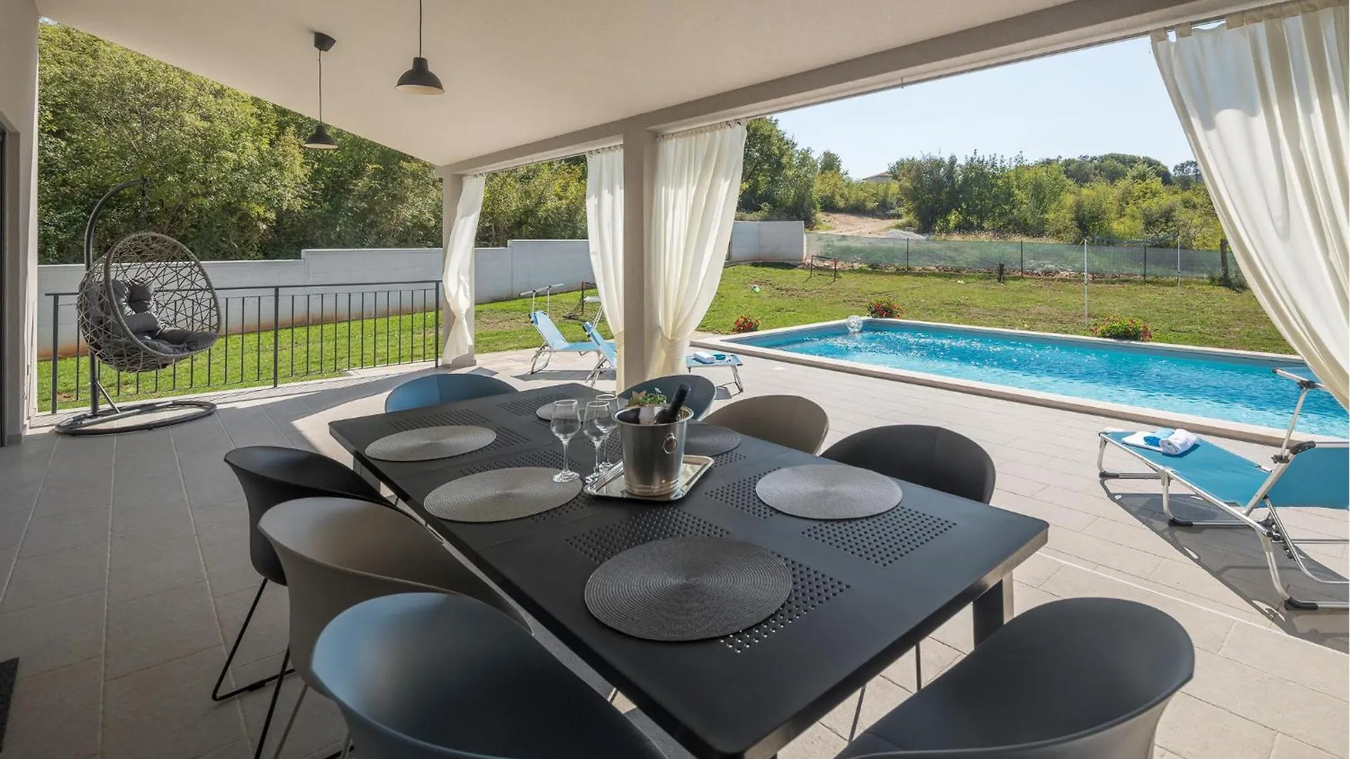 3 Bedroom Gorgeous Home In Jural Croatia
